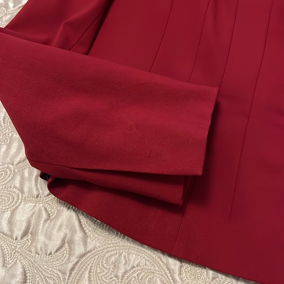 Elie Tahari burgundy blazer with navy trim NWOT - Picture 7 of 11
